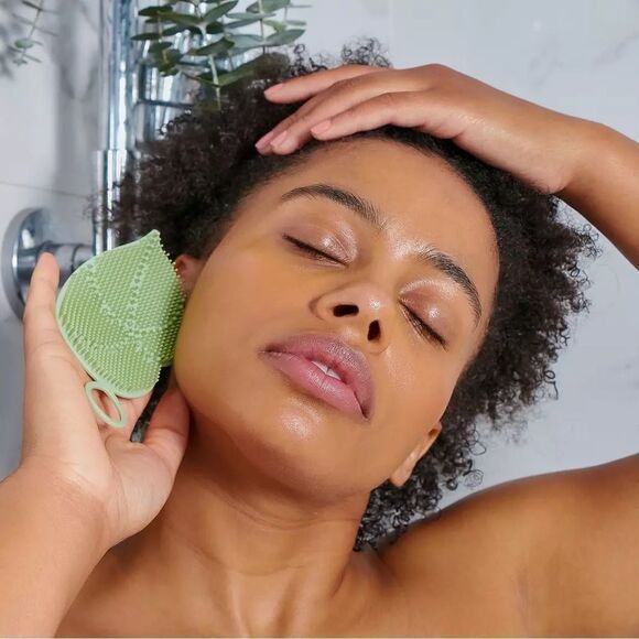 NIB DAILY CONCEPTS Daily Leaves Of Life Facial Silicone Face Scrubber - Picture 6 of 9